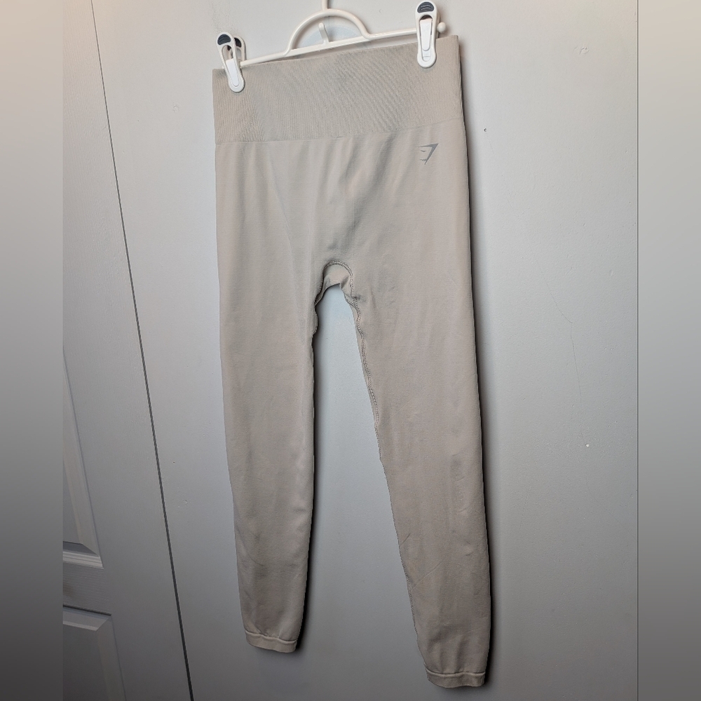 GYMSHARK Seamless Mid Rise Women Legging Size Small Beige Color Stretch Active